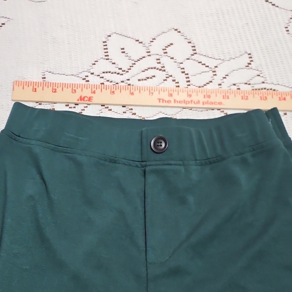 Travel Ready Green Two-Piece Pant Suit - Picture 7 of 16